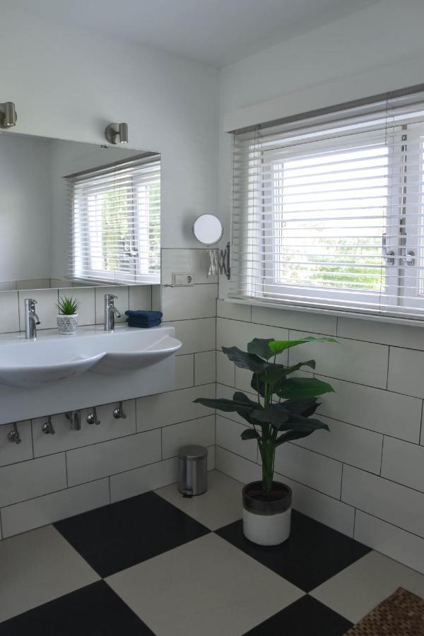 Spacious Comfort Villa Vera With Hottub Zeewolde Exteriör bild