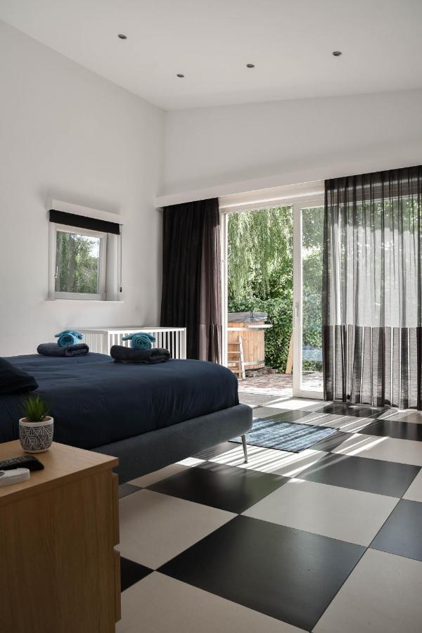 Spacious Comfort Villa Vera With Hottub Zeewolde Exteriör bild